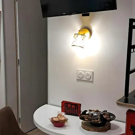 Comme A La Maison デュシー・レ・シェリス