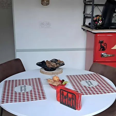 Comme A La Maison