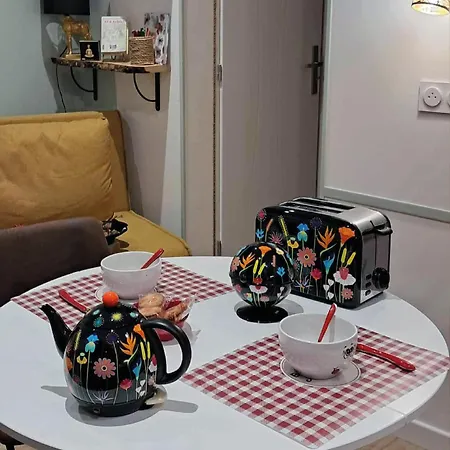 Comme A La Maison *