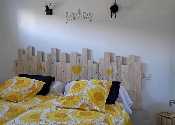 Comme A La Maison * Ducey-Les Cheris